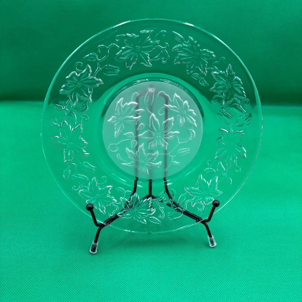 Princess House Fantasia Poinsetta Plates-‎ 8 in, Set of 7